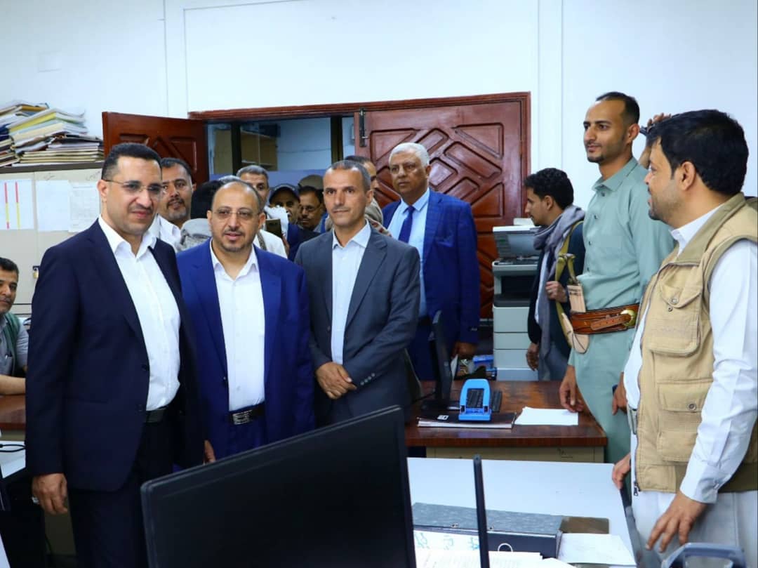 صنعاء : وزير الاتصالات يتفقد مستوى الانضباط الوظيفي في الوزارة والجهات التابعة لها