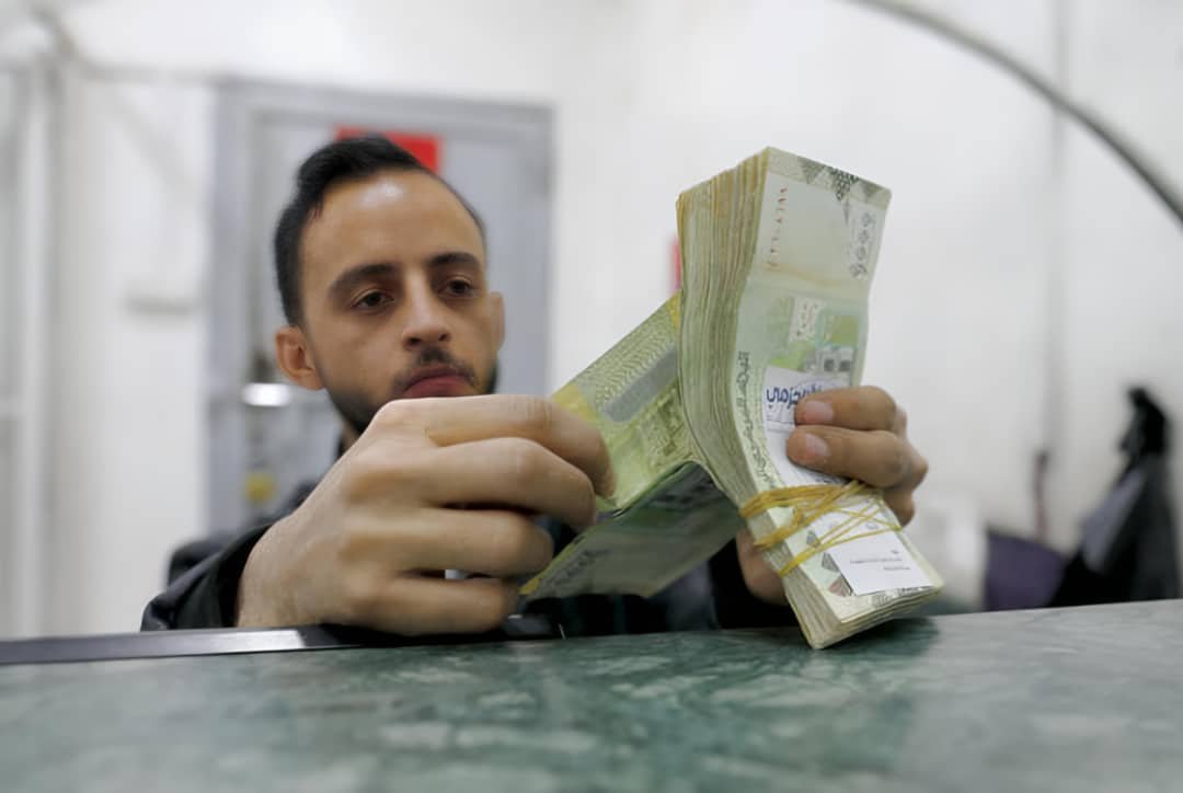 عاجل | صنعاء ترحب بمبادرة استئناف تصدير النفط وصرف المرتبات